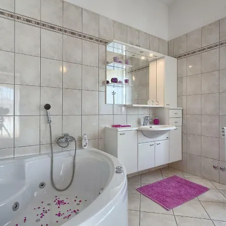 Nada Apartment *